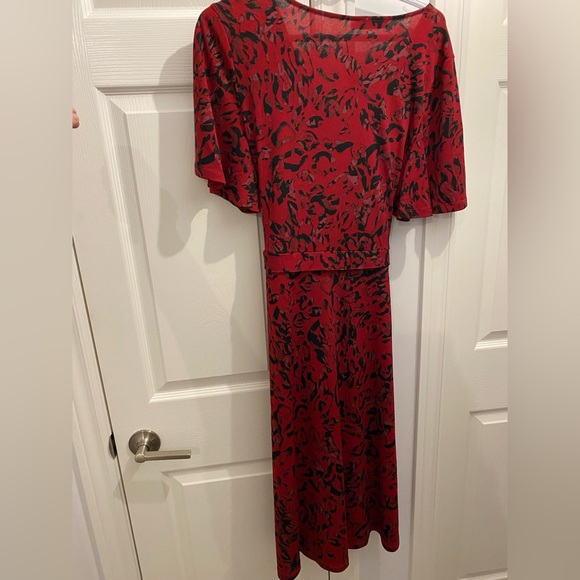 Beautiful red printed rickis wrap dress - Picture 4 of 6